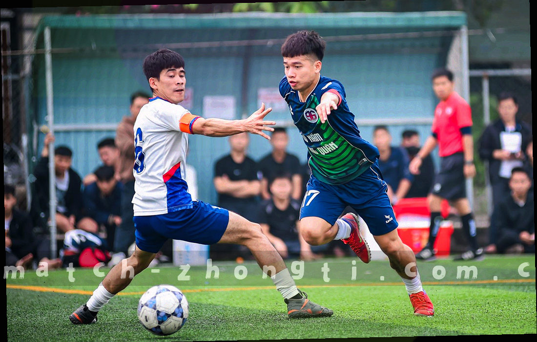 由网格线与光点构成的抽象区域分布图，光点密集处代表检索请求集中区域